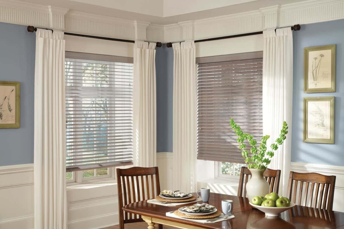 Hunter Douglas Parkland® Wood Blinds Metal Blinds Choosing the Perfect Blinds near Tulsa, Oklahoma (OK).